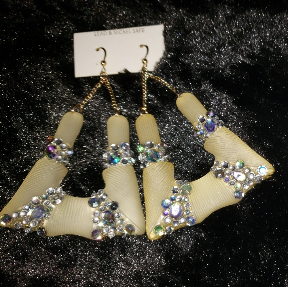 Beautiful opaque earrings with multi color stones!!